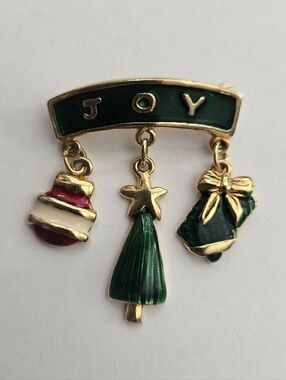 Vintage LIA JOY Christmas Brooch Gold Tone Enamel Holiday Pin Festive